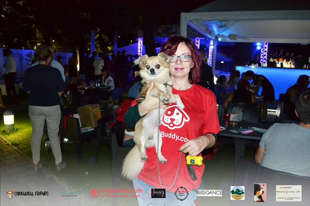 evento app rover, daniela larivei, con chihuahua, orme differenti