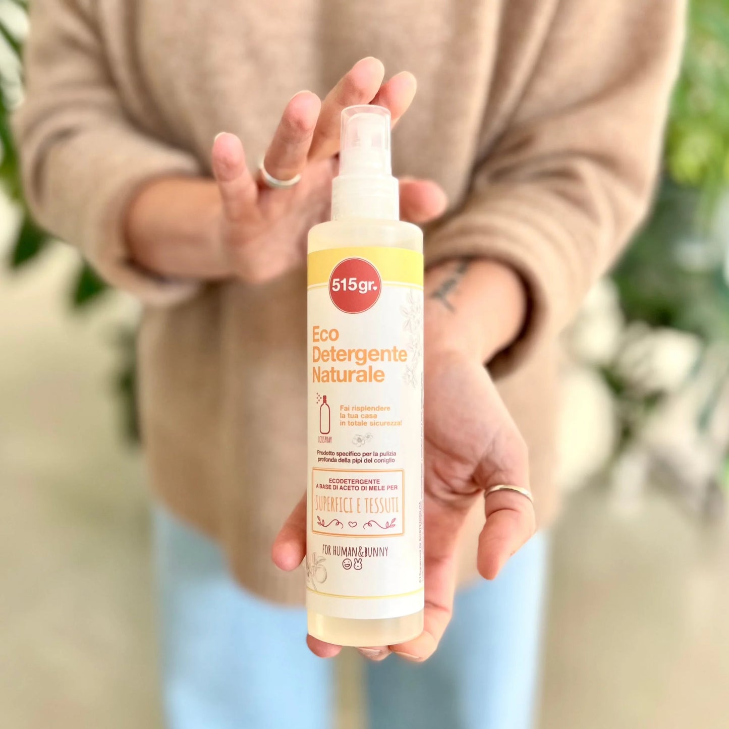 Eco detergente naturale per la pulizia quotidiana della casa e se si hanno conigli, a marchio 515 grammi distribuito da Orme Differenti