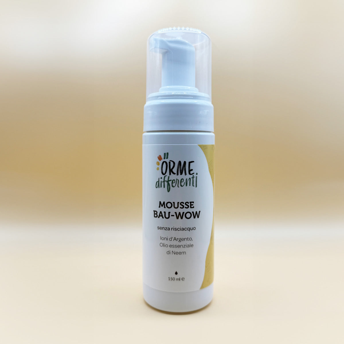 Mousse detergente vegana per cani Bau-Wow di Orme Differenti, senza risciacquo, con ioni d’argento e olio di NeeM