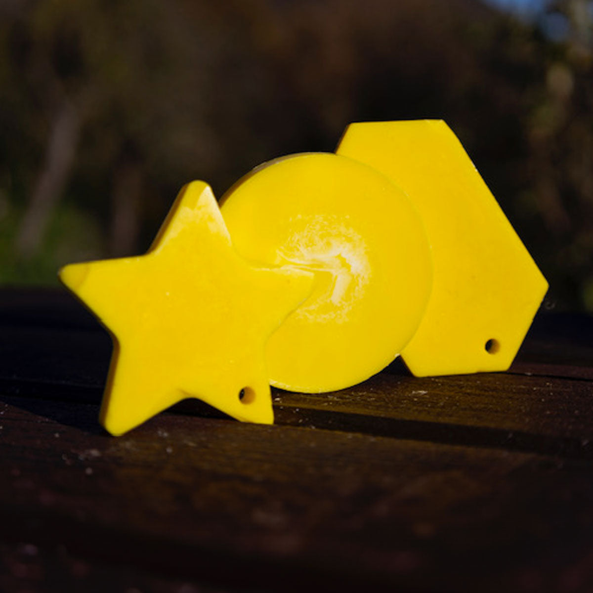 Tarts agli agrumi, disabituante per gatti, fotografati su sfondo scuro - Orme Differenti