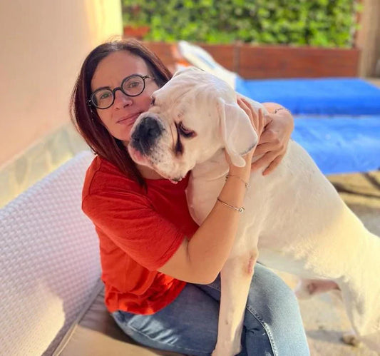 corso dog sitter on demand, donna con cane boxer, Orme Differenti