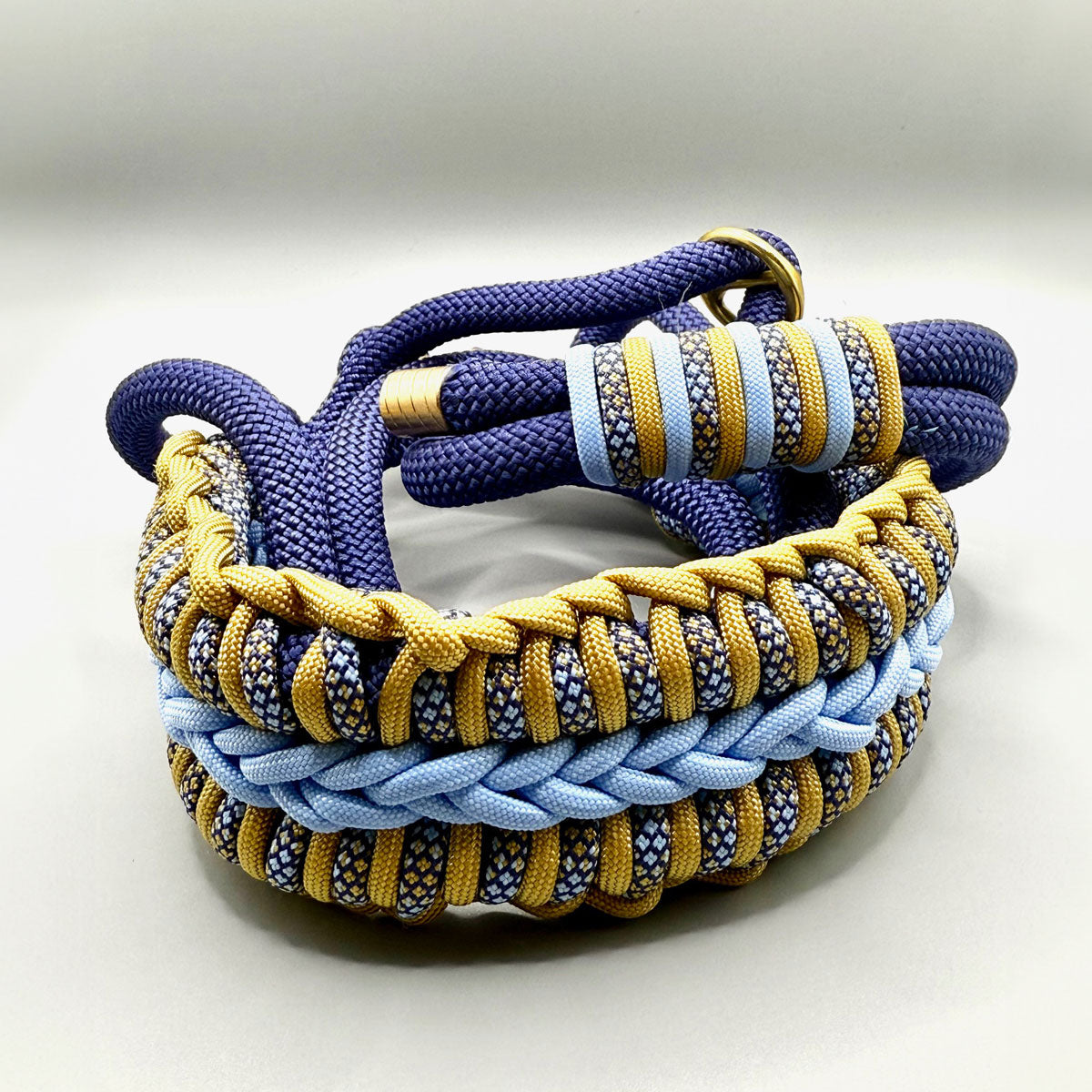 Collare e guinzaglio in Paracord per cani di taglia media, colori sul tono del blu, morbido e spesso - Orme Differenti
