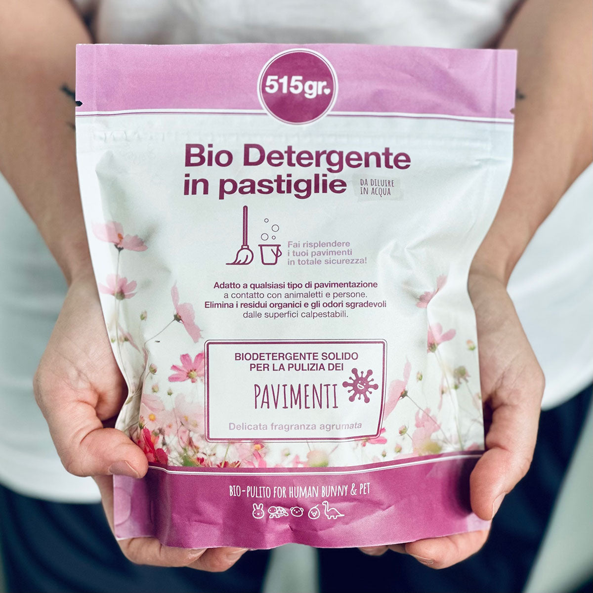 Detergente bio in pastiglie solide per pavimenti, marchio 515 grammi, fronte confezione - Orme Differenti