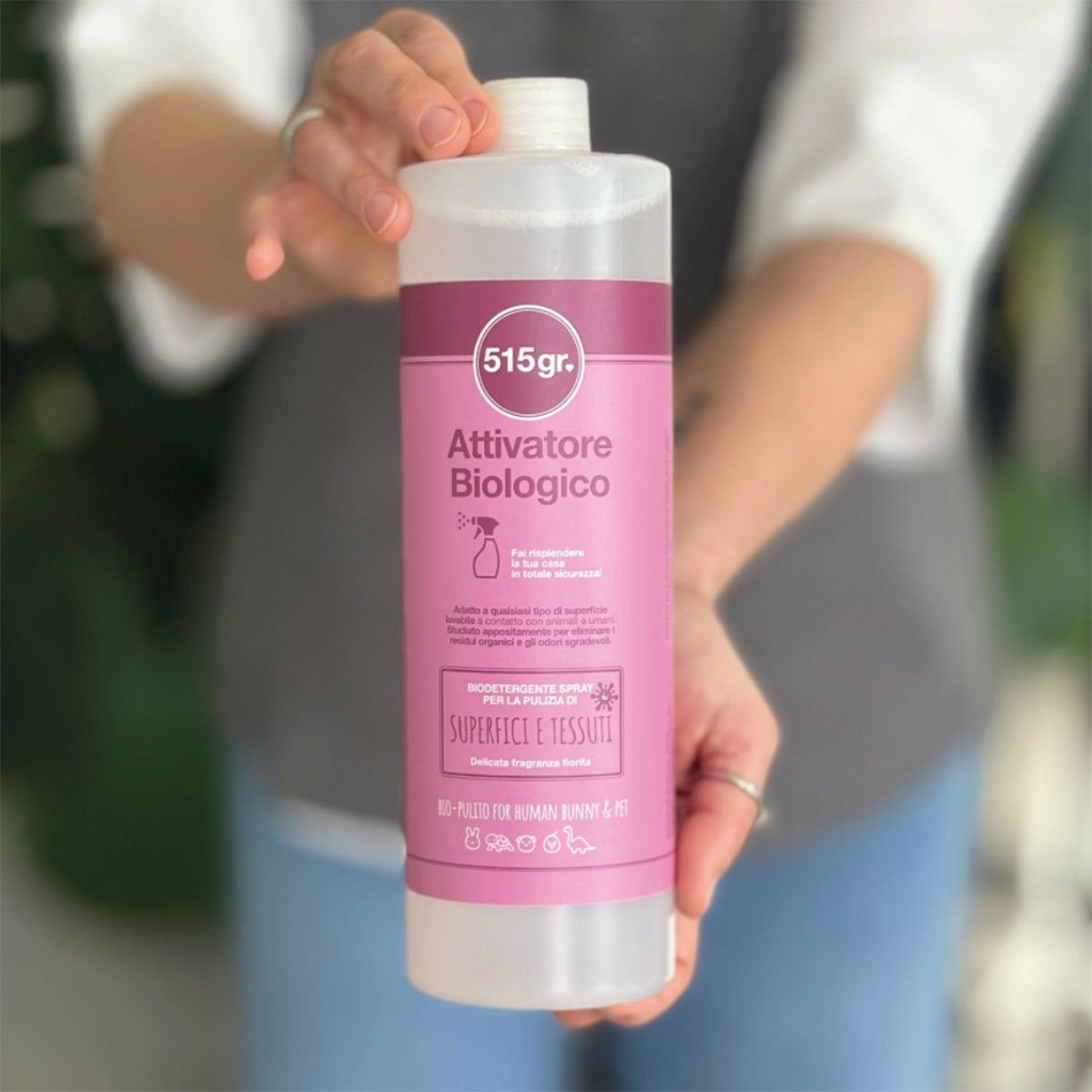 Detergente spray per superfici con attivatore biologico a marchio 515 grammi, anti-macchia e anti-odore,  Orme Differenti