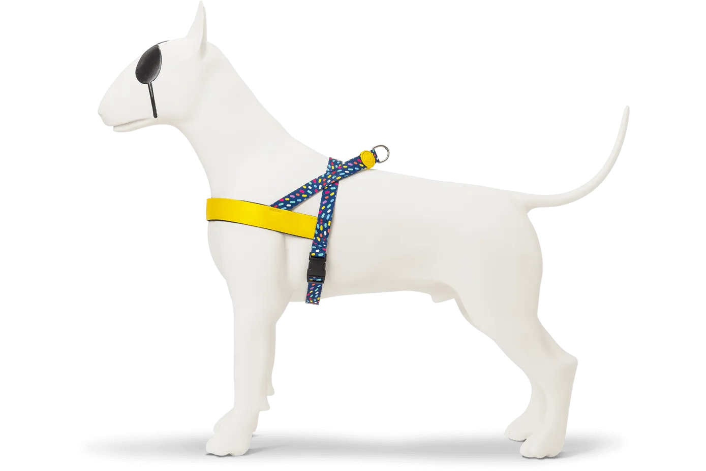 Pettorina norvegese Color Invaders per cani, indossata su cane finto, di Morso by Orme Differenti