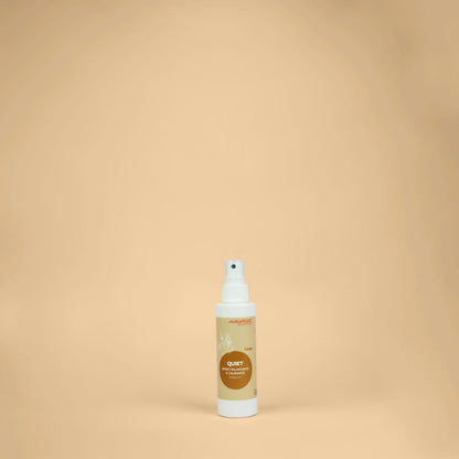 Spray rilassante e calmante per cani e gatti, formato 125 ml, a base di lavanda e biancospino, di Aninature distribuito da Orme Differenti